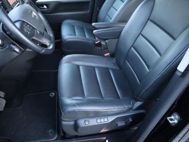 SPOTICAR Opel Zafira Life -e 50kwh M Eleg Xen/leder/pano/180° Gebraucht - Familienauto Elektro Schwarz - Luckenwalde - 1201253447_5