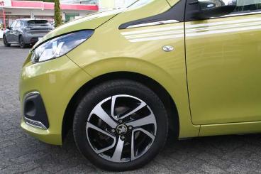 SPOTICAR Peugeot 108 Top Collection 72ps | Faltdach | Sitzheizung | Gebraucht - Kleinwagen Benzin Grün - Finnentrop - 1201286593_2