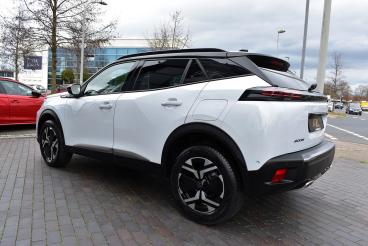 SPOTICAR Peugeot 2008 Gt Pt 130 Eat8 Gt*matrix*black-line*carplay Gebraucht - Suv Benzin Weiß - Braunschweig - 1201253498_5