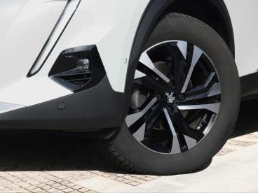 SPOTICAR Peugeot 2008 Gt Gebraucht - Suv Benzin Weiß - Karlsruhe - 1201253609_5