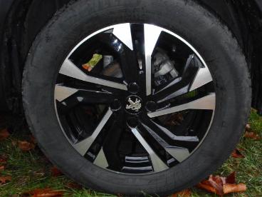 SPOTICAR Peugeot 2008 Hdi 130 Eat8 Allure Inkl. Gt-line Gebraucht - Suv Diesel  - Neumarkt - 1200979478_5