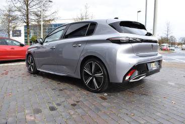 SPOTICAR Peugeot 308 Gt Pt 130 Eat8 Focal*matrix*carplay*my2024* Gebraucht - Limousine Benzin Silber - Braunschweig - 1201264515_5