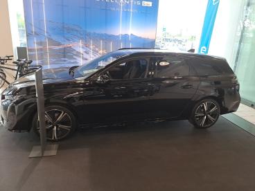 SPOTICAR Peugeot 308 Gt Bluehdi 130 Eat8 Shz Eheckkl Drive-assist Gebraucht - Kombi Diesel Schwarz - Berlin - 1201325731_4
