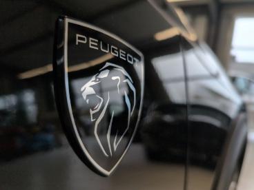 SPOTICAR Peugeot 408 Hybrid Gt 145 E-dsc6 Panorama Navi Shz Gebraucht - Limousine Benzin  - Münster - 1201222633_2