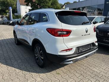 SPOTICAR Renault Kadjar Bose Edition Navi Soundsystem Led Apple Carplay An Gebraucht - Suv Benzin Weiß - Siegen - 1201324472_4