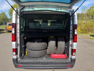 SPOTICAR Renault Trafic Combi L1h1 8 Sitzer Gebraucht - Van Diesel Grau - Chemnitz - 1201353984_5
