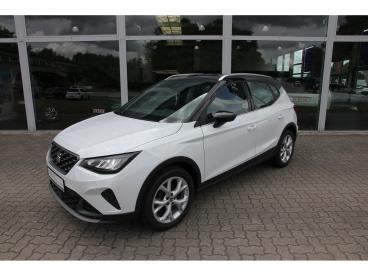 SPOTICAR Seat Arona Fr 1.0 Tsi Opf Led Carplay Navi Acc Gebraucht - Kleinwagen Benzin Weiß - Neumünster - 1201340230_1
