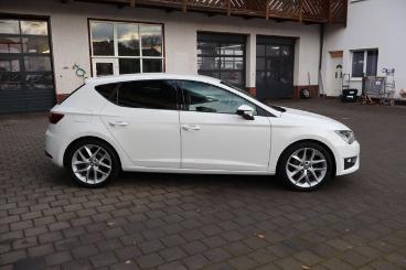 SPOTICAR Seat Leon Fr Gebraucht - Limousine Benzin Weiß - Krickenbach - 1201219181_4