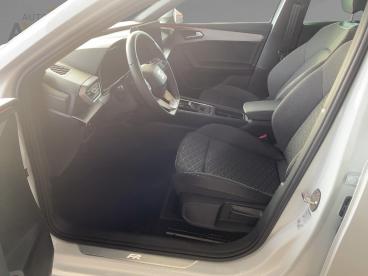 SPOTICAR Seat Leon Fr *dsg*acc*led*kamera*navi*park Assist*shz* W Fr Gebraucht - Limousine Benzin Weiß - Bamberg - 1201233112_5