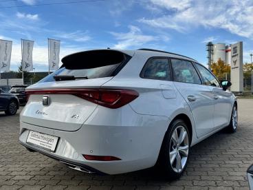 SPOTICAR Seat Leon Leon Gebraucht - Limousine Benzin Weiß - Potsdam - 1201269905_3