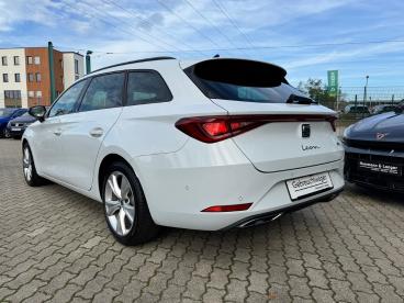 SPOTICAR Seat Leon Leon Gebraucht - Limousine Benzin Weiß - Potsdam - 1201269905_4