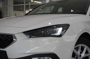 SPOTICAR Seat Leon St 2.0 Tdi Style Navi/led/virt/sport/sh/dab Gebraucht - Limousine Diesel Weiß - Schöningen - 1201271373_4