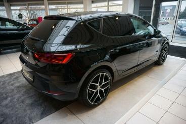 SPOTICAR Seat Leon Fr Automatik, Led, Alcantara, Navi, 2x Pdc Gebraucht - Limousine Benzin Schwarz - Dresden - 1201273971_3