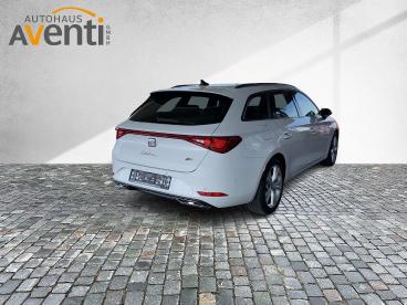 SPOTICAR Seat Leon Fr *acc*kamera*led*tot Winkel*navi*shz*apple W Fr Gebraucht - Limousine Benzin Weiß - Bamberg - 1201295821_3