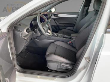SPOTICAR Seat Leon Fr *acc*kamera*led*tot Winkel*navi*shz*apple W Fr Gebraucht - Limousine Benzin Weiß - Bamberg - 1201295821_5