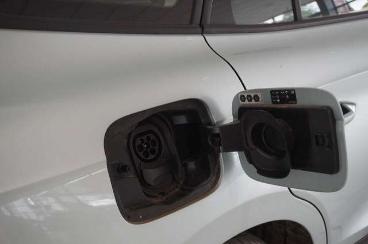 SPOTICAR Skoda Enyaq Iv 50 Loft 55kwh Navi/led/virt./sh/sport/dab+ Gebraucht - Geländewagen Elektro Silber - Schöningen - 1201358228_4