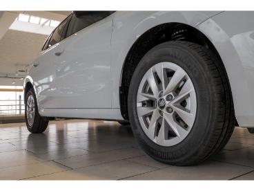 SPOTICAR Skoda Fabia Selection+at+shz+lrh+r-kam+pdc+apple+ Gebraucht - Kleinwagen Benzin  - Wuppertal - 1201237361_5