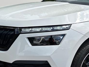 SPOTICAR Skoda Kamiq Tsi 1.0 Monte Carlo Led App`s Shz Kam Pano Gebraucht - Suv Benzin Weiß - Berlin - 1201131857_5