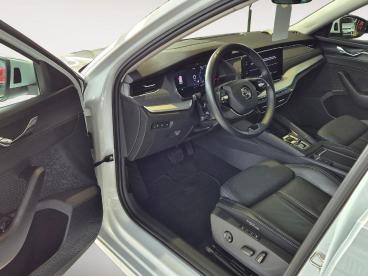 SPOTICAR Skoda Octavia Style 2.0 Tdi Dsg*ahk*panoramadach*leder*navi Gebraucht - Kombi Diesel Weiß - Zerbst - 1201268302_5