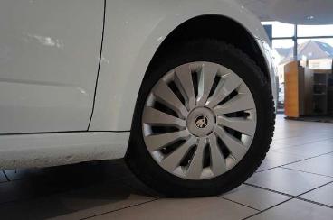 SPOTICAR Skoda Octavia Combi 1.0 Tsi Active Led/shz/pdc/dab+ Gebraucht - Kombi Benzin Weiß - Schöningen - 1201271251_5