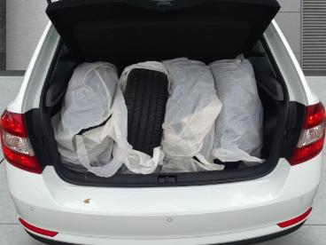 SPOTICAR Skoda Rapid Spaceback Joy Klima Sitzheizung Winterrader Gebraucht - Limousine Diesel Weiß - Parchim - 1201211198_5