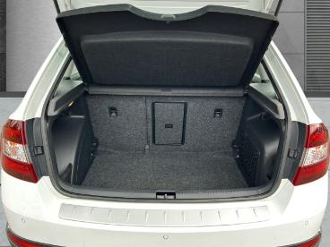 SPOTICAR Skoda Rapid Spaceback Scoutline Tsi Klima Allwetterreifen Gebraucht - Limousine Benzin Weiß - Parchim - 1201291923_5