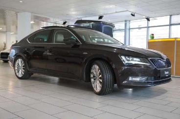 SPOTICAR Skoda Superb Lim. 2.0 Tsi L&k 4x4 Dsg Navi/kamera/ahk Gebraucht - Limousine Benzin  - Schöningen - 1201198521_4