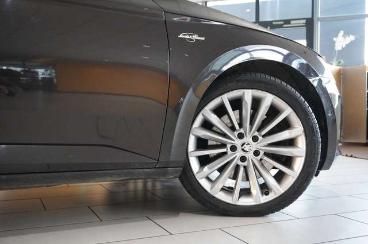 SPOTICAR Skoda Superb Lim. 2.0 Tsi L&k 4x4 Dsg Navi/kamera/ahk Gebraucht - Limousine Benzin  - Schöningen - 1201198521_5