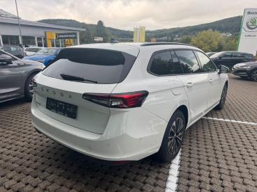 SPOTICAR Skoda Superb Combi 1.5 Tsi Mhev 110kw Selection Ahk Gebraucht - Limousine Benzin Weiß - Olpe - 1201202554_2