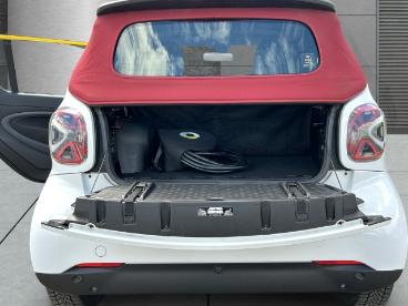 SPOTICAR Smart Fortwo Cabrio Ruckfahrkamera Jbl-sound Sitzheizung Leder Gebraucht - Kleinwagen Elektro Weiß - Schwerin - 1201269758_5