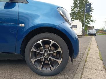SPOTICAR Smart Fortwo Coupe Cool&audio Panorad. Jbl Sitzh. Pdc Gebraucht - Kleinwagen Benzin Schwarz - Rauschenberg - 1201340926_5