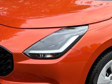 SPOTICAR Suzuki Swift Comfort At Hybrid Acc*navi*kamera*pdc Gebraucht - Kleinwagen Benzin Orange - Berlin - 1201271650_5