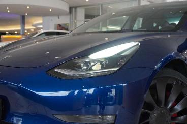 SPOTICAR Tesla Model 3 Performance Dual-motor Navi/led/kamera Gebraucht - Limousine Benzin Blau - Schöningen - 1201188188_4