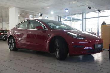 SPOTICAR Tesla Model 3 Standard Range Plus Navi/kamera/sh/pano Gebraucht - Limousine Benzin  - Schöningen - 1201200450_4