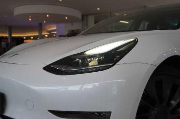 SPOTICAR Tesla Model 3 Performance Dual-motor Navi/led/kamera Gebraucht - Limousine Benzin  - Schöningen - 1201200452_4