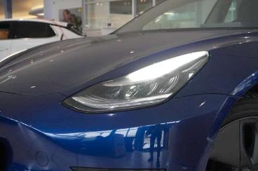 SPOTICAR Tesla Model 3 Standard Range Plus Navi/kamera/sh/pano Gebraucht - Limousine Elektro Blau - Schöningen - 1201250395_4