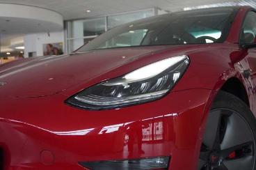 SPOTICAR Tesla Model 3 Longrange Dual-motor Navi/kamera/pano/sh Gebraucht - Limousine Elektro Rot - Schöningen - 1201278724_4