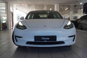 SPOTICAR Tesla Model 3 Longrange Dual-motor Navi/kamera/pano/sh Gebraucht - Limousine Elektro Weiß - Schöningen - 1201278752_5