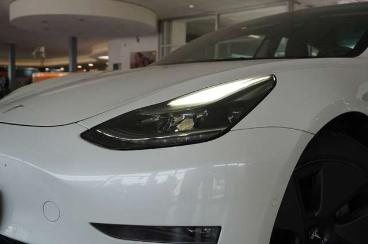 SPOTICAR Tesla Model 3 Longrange Dual-motor Navi/kamera/dab/amd Gebraucht - Limousine Elektro Weiß - Schöningen - 1201280239_4