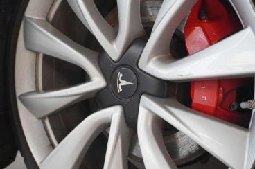 SPOTICAR Tesla Model 3 Performance Dual-motor Navi/led/dab/amd Gebraucht - Limousine Elektro Weiß - Schöningen - 1201295336_5