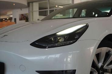 SPOTICAR Tesla Model 3 Longrange Dual-motor Navi/kamera/dab/amd Gebraucht - Limousine Elektro Weiß - Schöningen - 1201298483_4