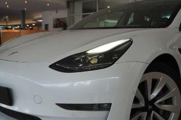 SPOTICAR Tesla Model 3 Longrange Dual-motor Navi/kamera/dab/amd Gebraucht - Limousine Elektro Weiß - Schöningen - 1201327989_5