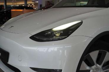 SPOTICAR Tesla Model Y Longrange Dual-motor Navi/led/kamera/amd Gebraucht - Suv Elektro Weiß - Schöningen - 1201341679_4