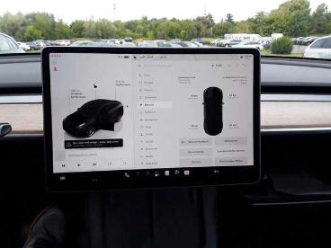 SPOTICAR Tesla Model Y  Gebraucht - Suv Elektro Schwarz - Schöningen - 1201359812_4