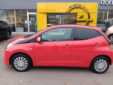 SPOTICAR Toyota Aygo Aygo 1,0 X-play Team D Gebraucht - Kleinwagen Benzin Rot - Neu-ulm - 1201211593_2
