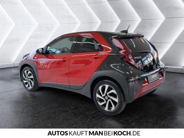 SPOTICAR Toyota Aygo 1.0 Teamplayer Shz Acc R-kam Carplay Led Bt Aygo X Gebraucht - Kleinwagen Benzin Rot - Berlin - 1201313481_4