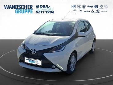 SPOTICAR Toyota Aygo 1.0 X-play Team D Kam.+pdc Gebraucht - Kleinwagen Benzin Weiß - Oldenburg - 1201335947_1