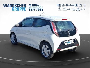 SPOTICAR Toyota Aygo 1.0 X-play Team D Kam.+pdc Gebraucht - Kleinwagen Benzin Weiß - Oldenburg - 1201335947_5