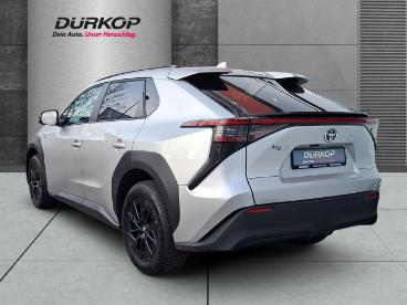 SPOTICAR Toyota Bz4x Fwd El.heckklappe 360°kamera Led-licht Navi Gebraucht - Geländewagen Elektro  - Berlin - 1201205054_3