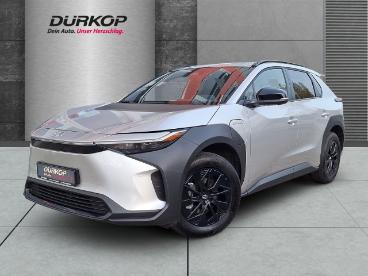 SPOTICAR Toyota Bz4x El.heckklappe 360°kamera Sitz+lenkradheiz. Navi Le Gebraucht - Geländewagen Elektro Silber - Berlin - 1201336318_1